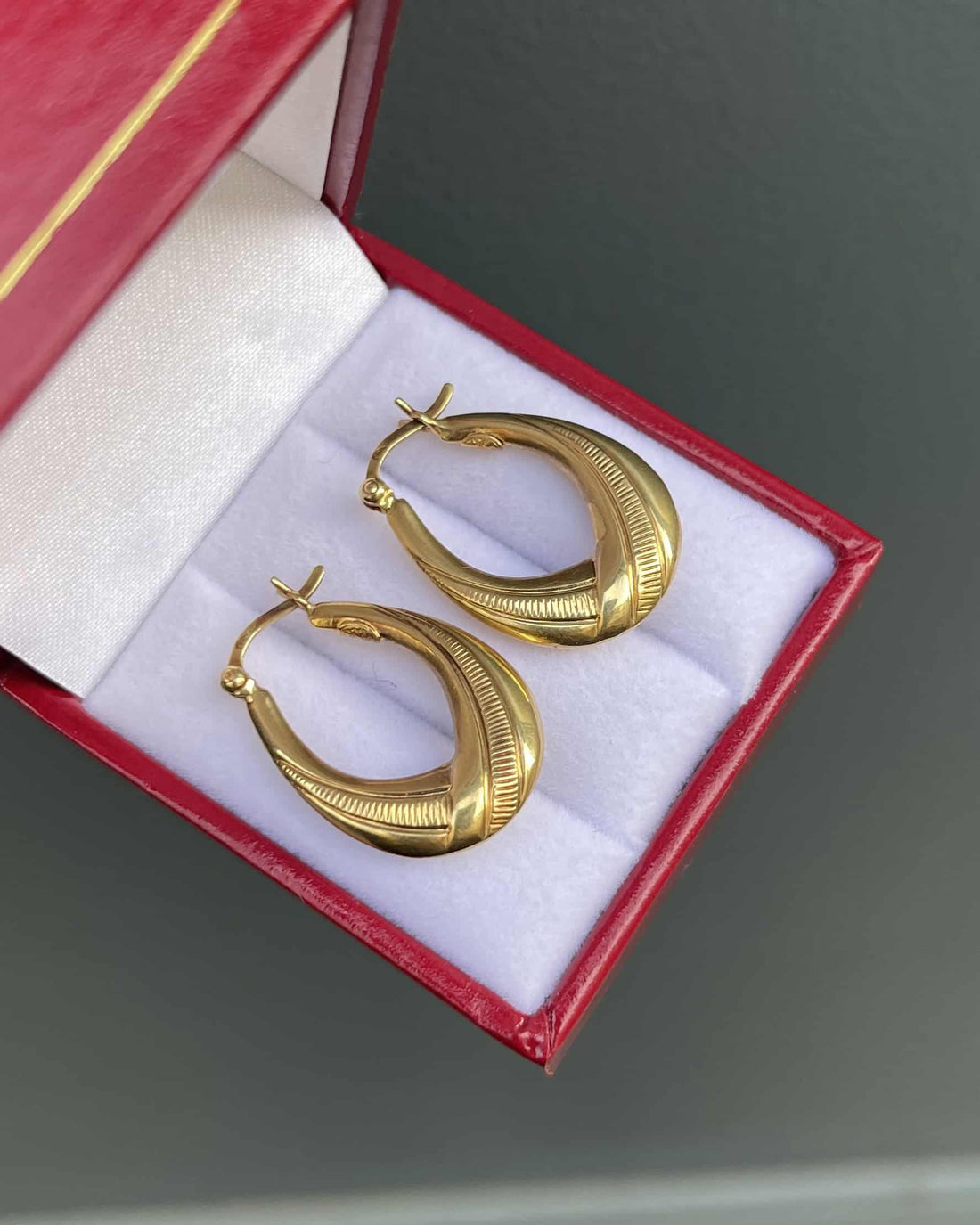 Vintage 18-carat gold "Simone" hoop earrings