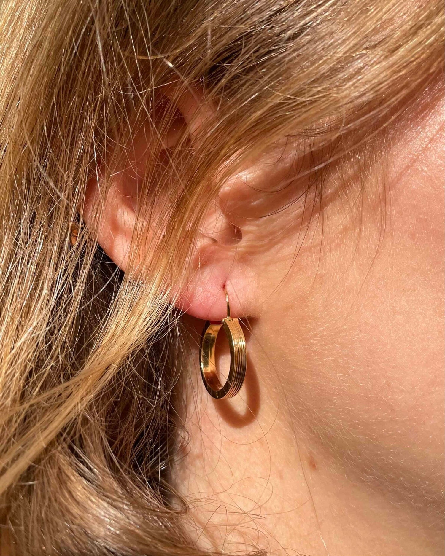 Vintage 18k Yellow Gold "Marta" Hoop Earrings