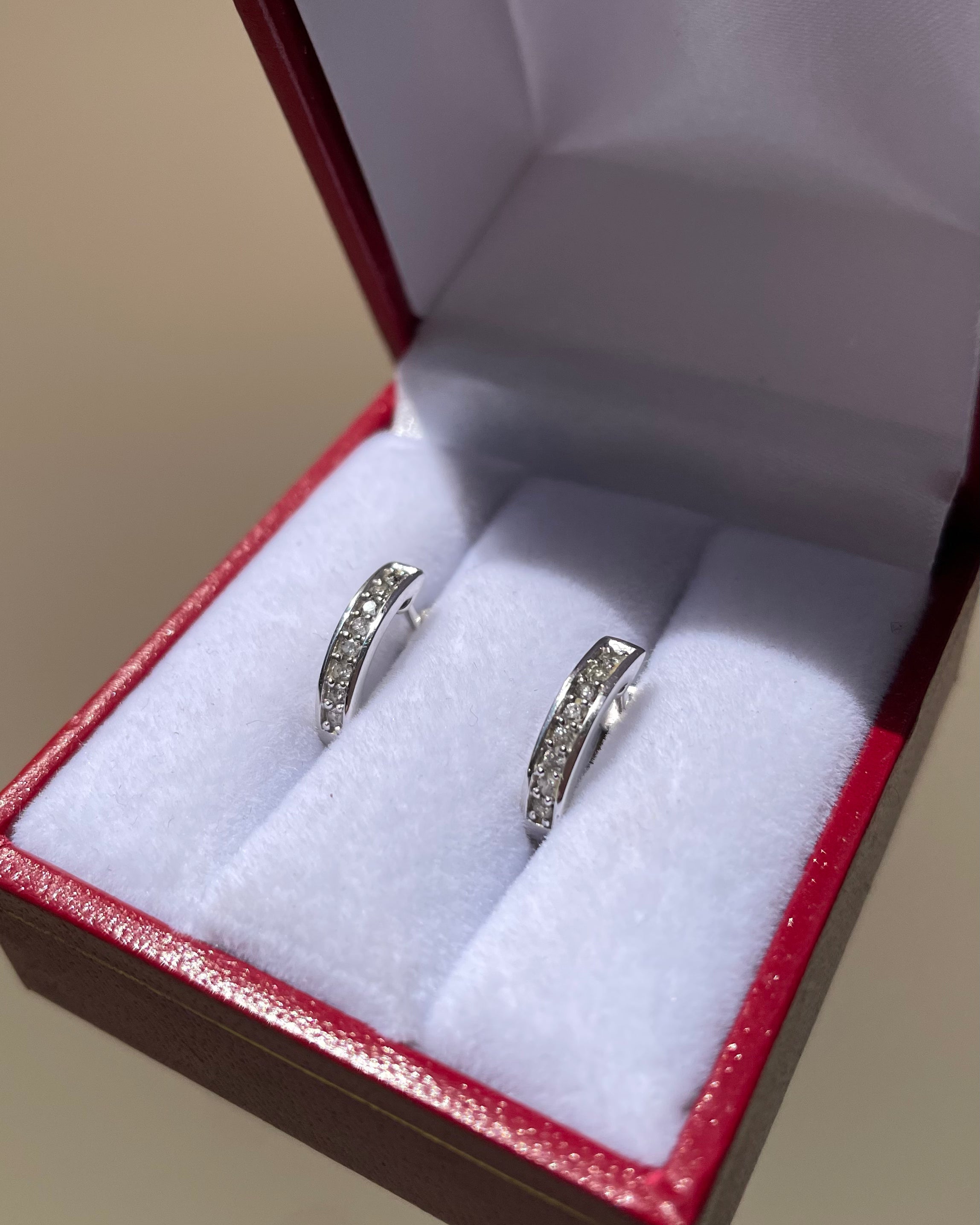 16 Diamond Hoop Earrings "Belna"