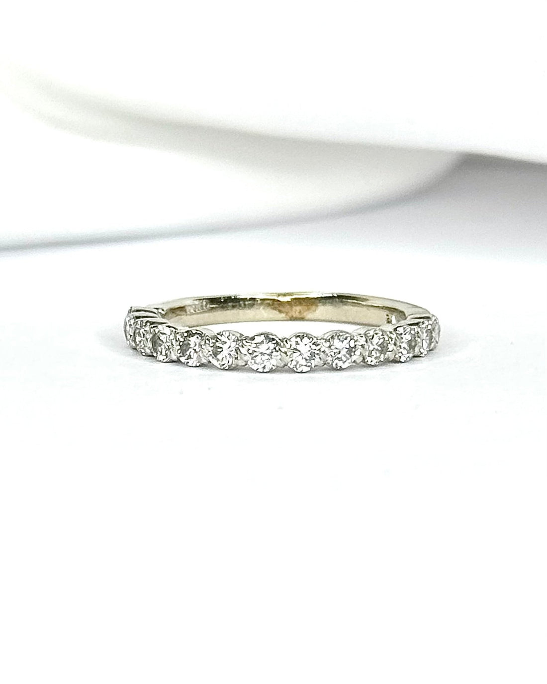 Demi-Alliance Diamants 0.65 carat 2.5 mm "Mia" - Elliade Paris