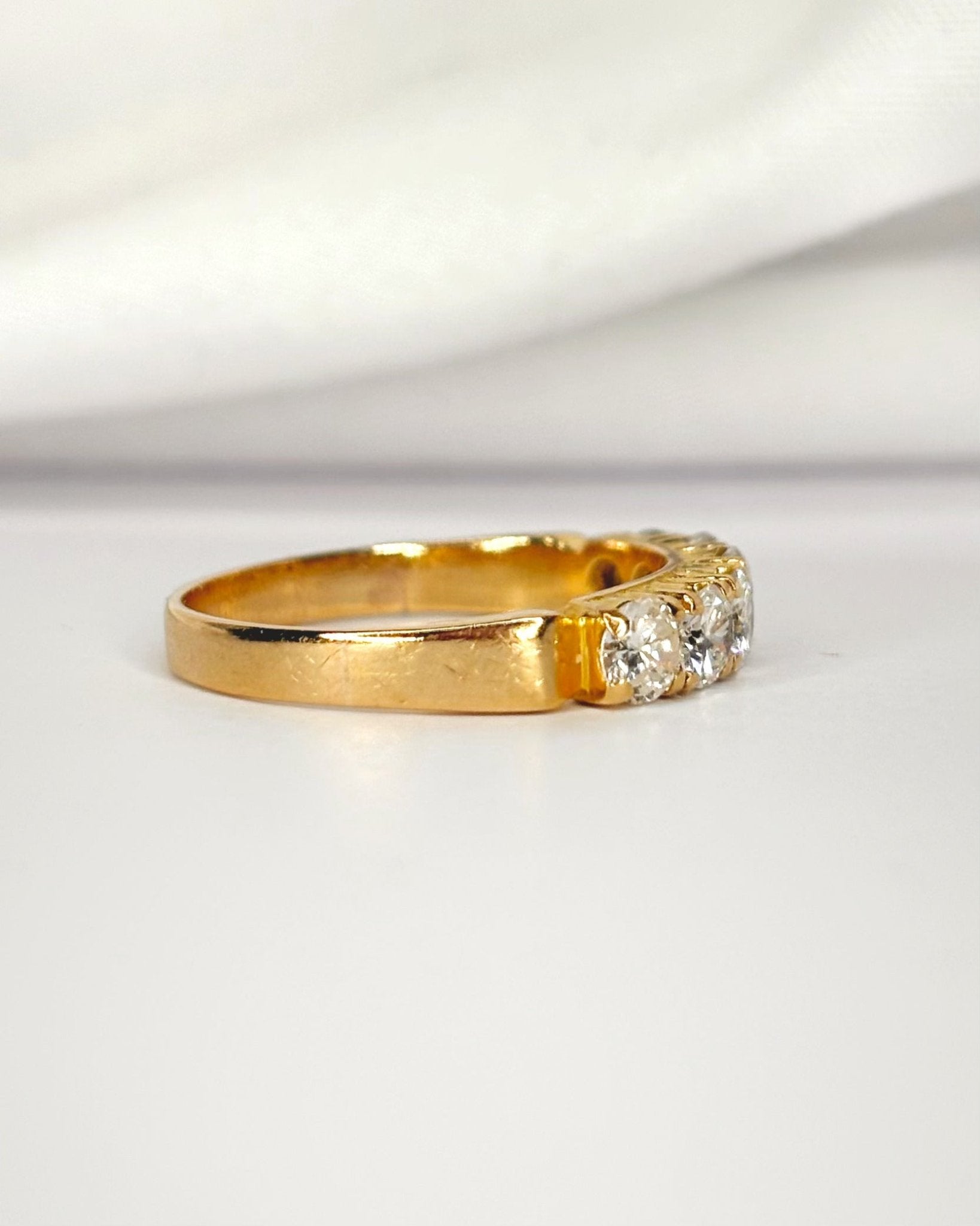 Demi-Alliance Diamants 0.90 carat 3.4 mm "Claire" - Elliade Paris