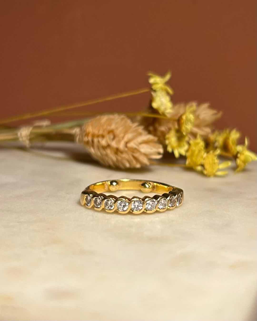 Alianza de bodas con diamantes de medio quilate &quot;Vicky&quot;