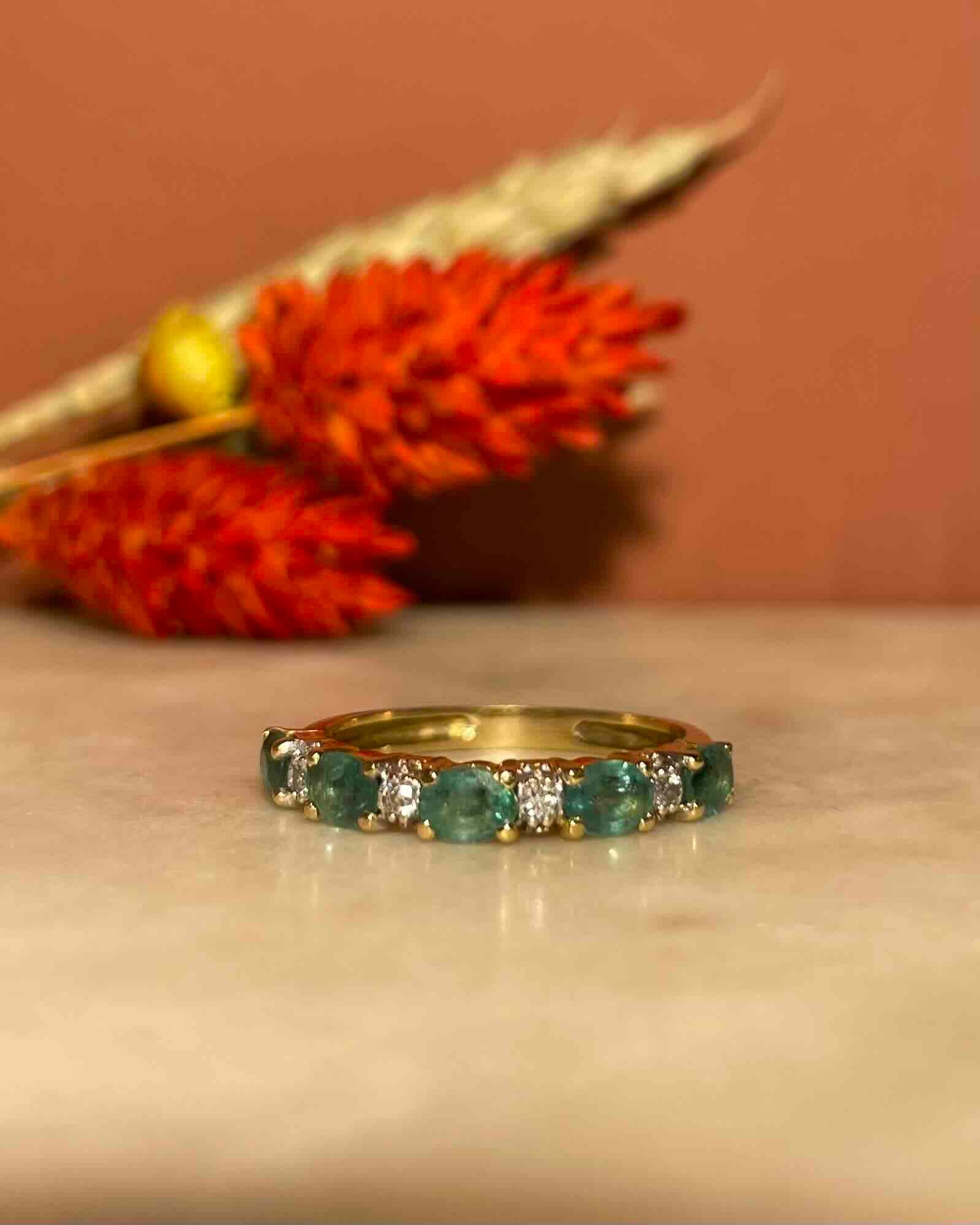 Media alianza de esmeralda y diamantes "Noélia"