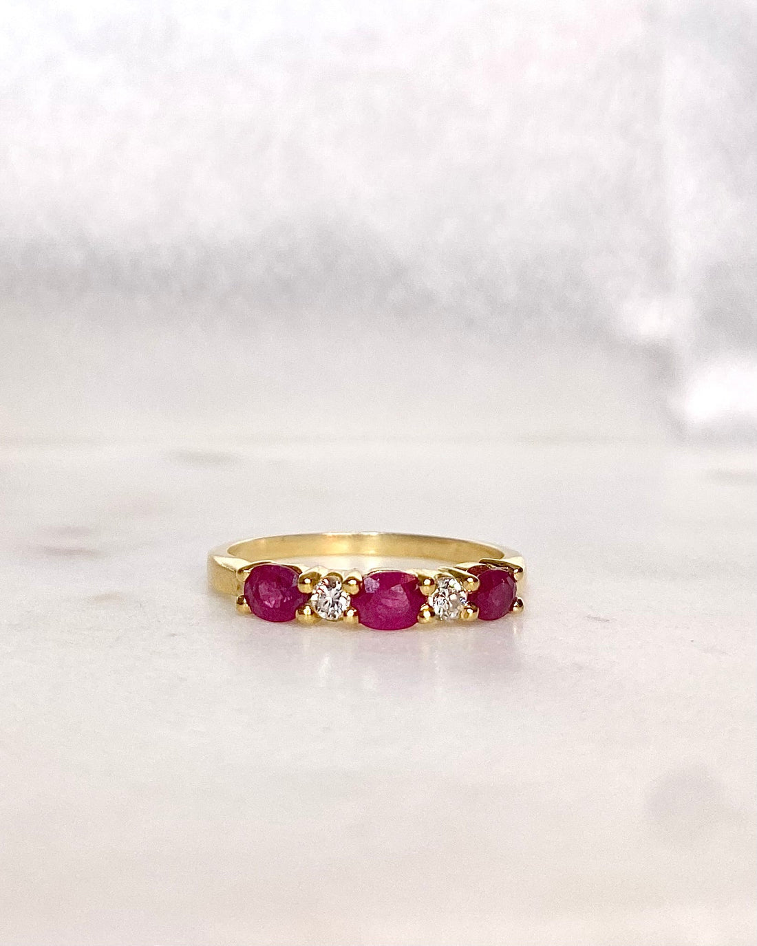 Demi Alliance Rubis 0.60 carat &amp; Diamants &quot;Maia&quot; - Elliade Paris