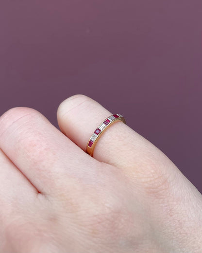 Bague Demi-Alliance Rubis &amp; Diamants &quot;Lola&quot;