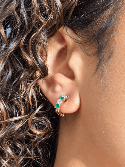 Demi-Créoles Émeraudes &amp; Diamants, Or 4.46g "Martine" - Elliade Paris