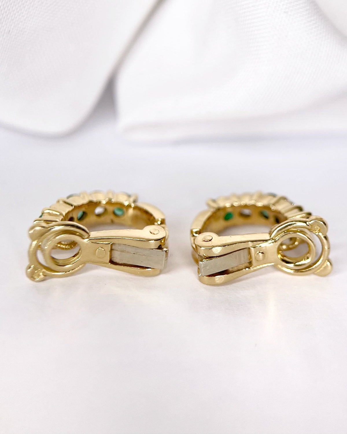 Demi-Créoles Émeraudes &amp; Diamants, Or 4.46g "Martine" - Elliade Paris