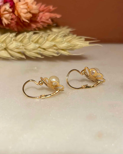 Vintage &quot;Jane&quot; Flower Pearl Sleepers