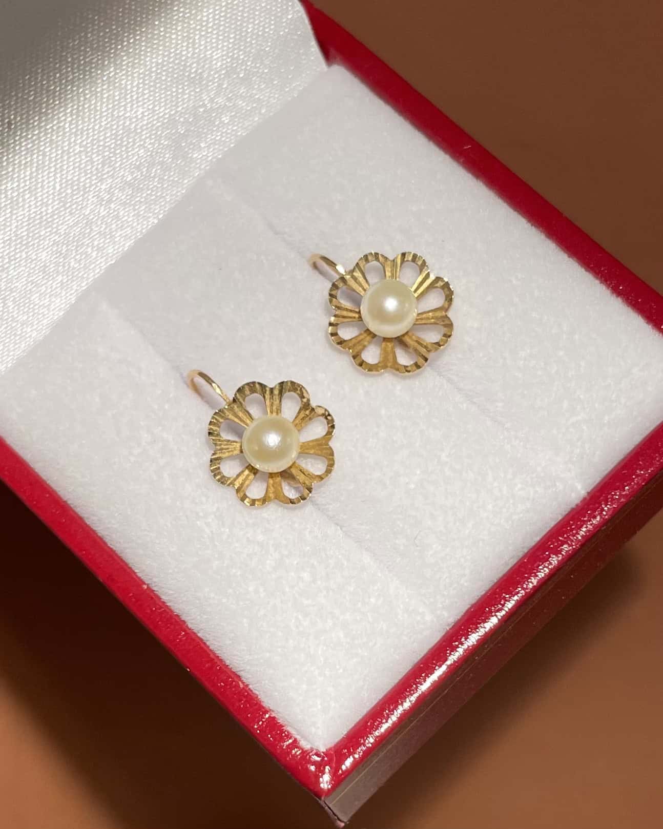 Vintage &quot;Jane&quot; Flower Pearl Sleepers