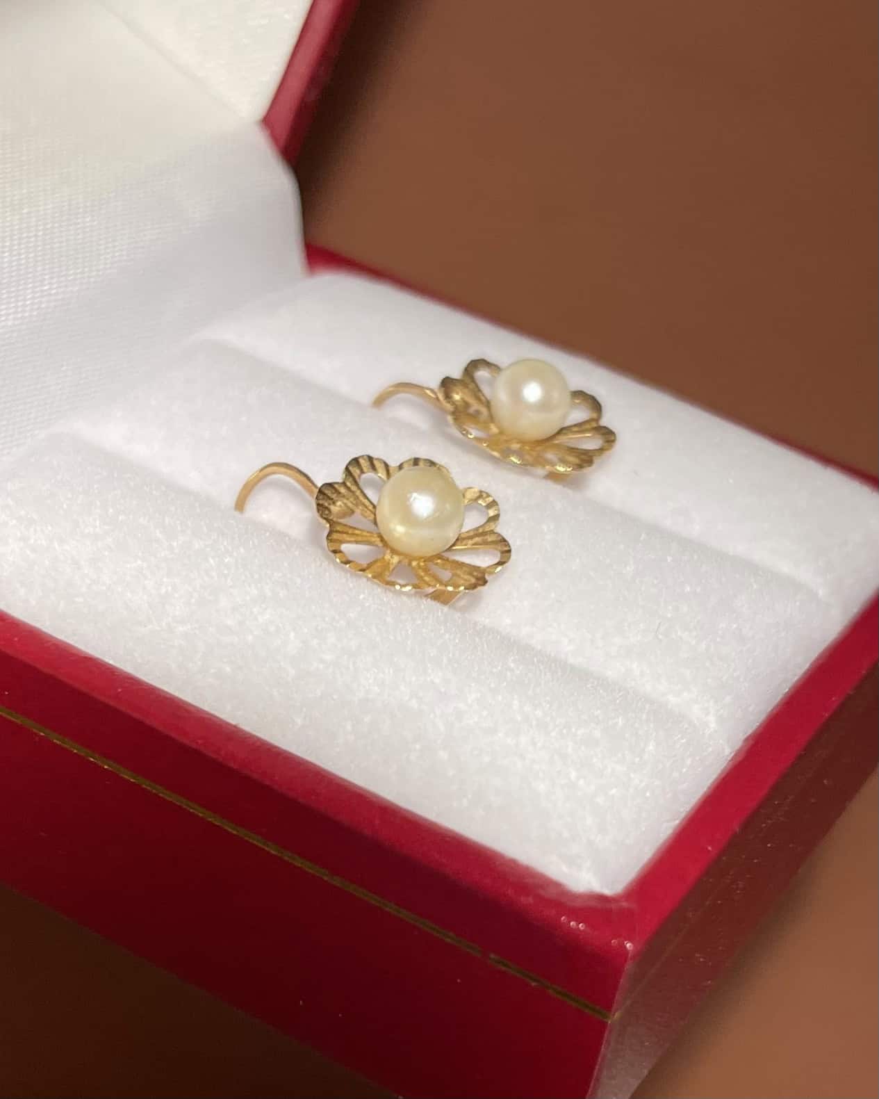 Vintage &quot;Jane&quot; Flower Pearl Sleepers