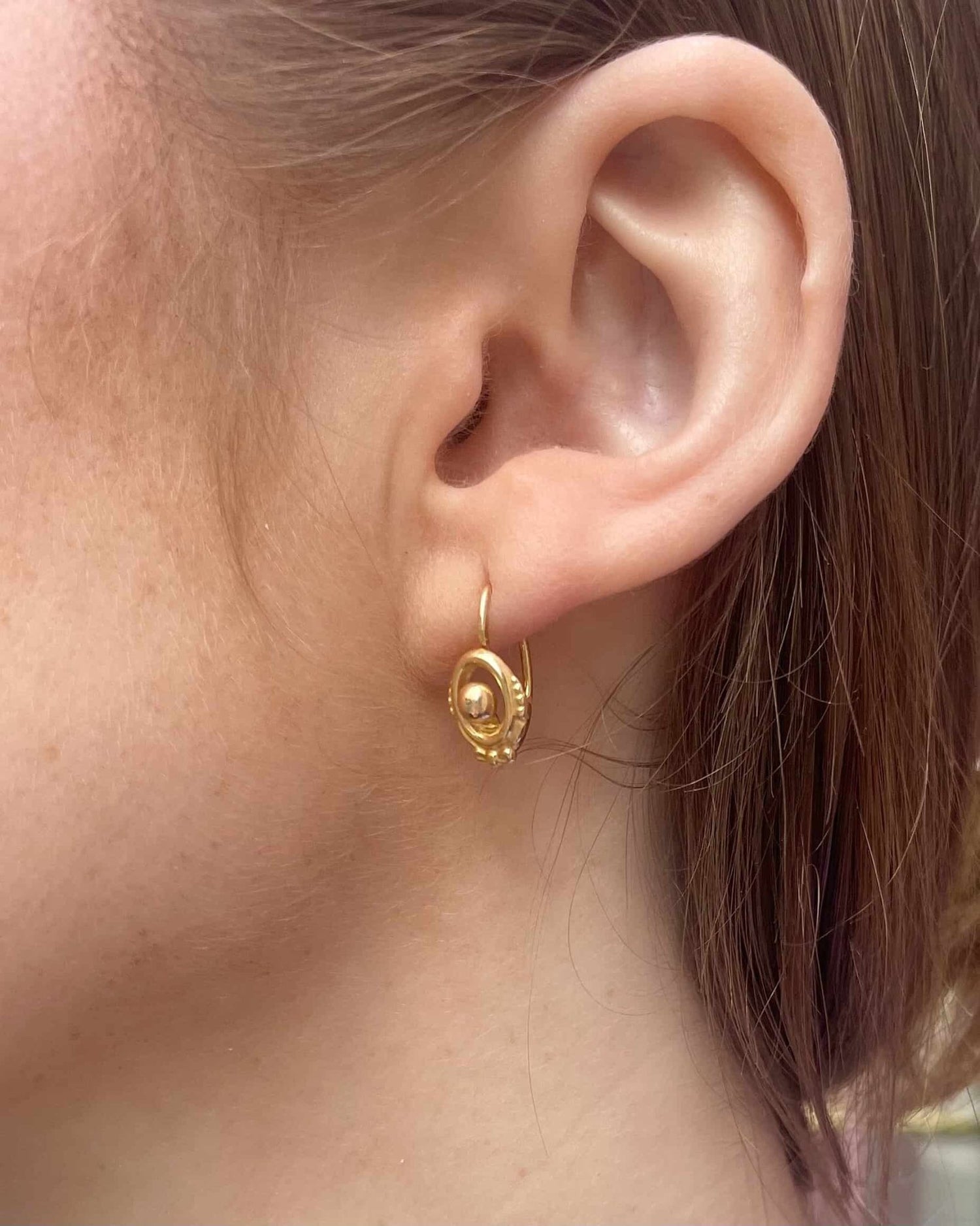 Dormeuses Vintage Or jaune 18 carats &quot;Janane&quot; - Elliade Paris