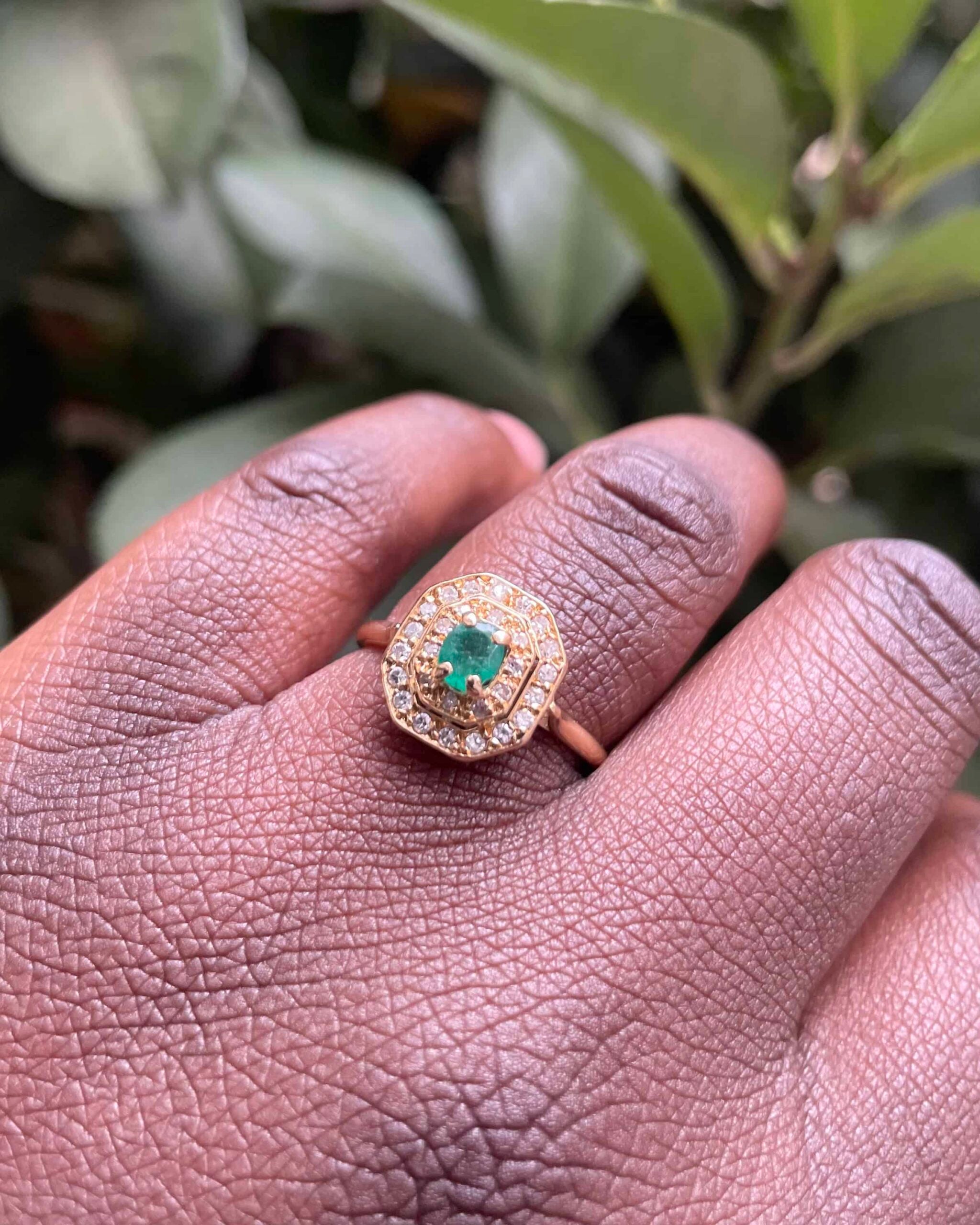 Bague Style Art-Déco Emeraude &amp; 28 Diamants "Everly"