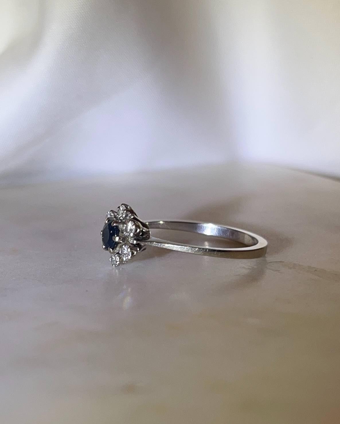Bague marguerite saphir &amp; diamants &quot;Lina&quot;