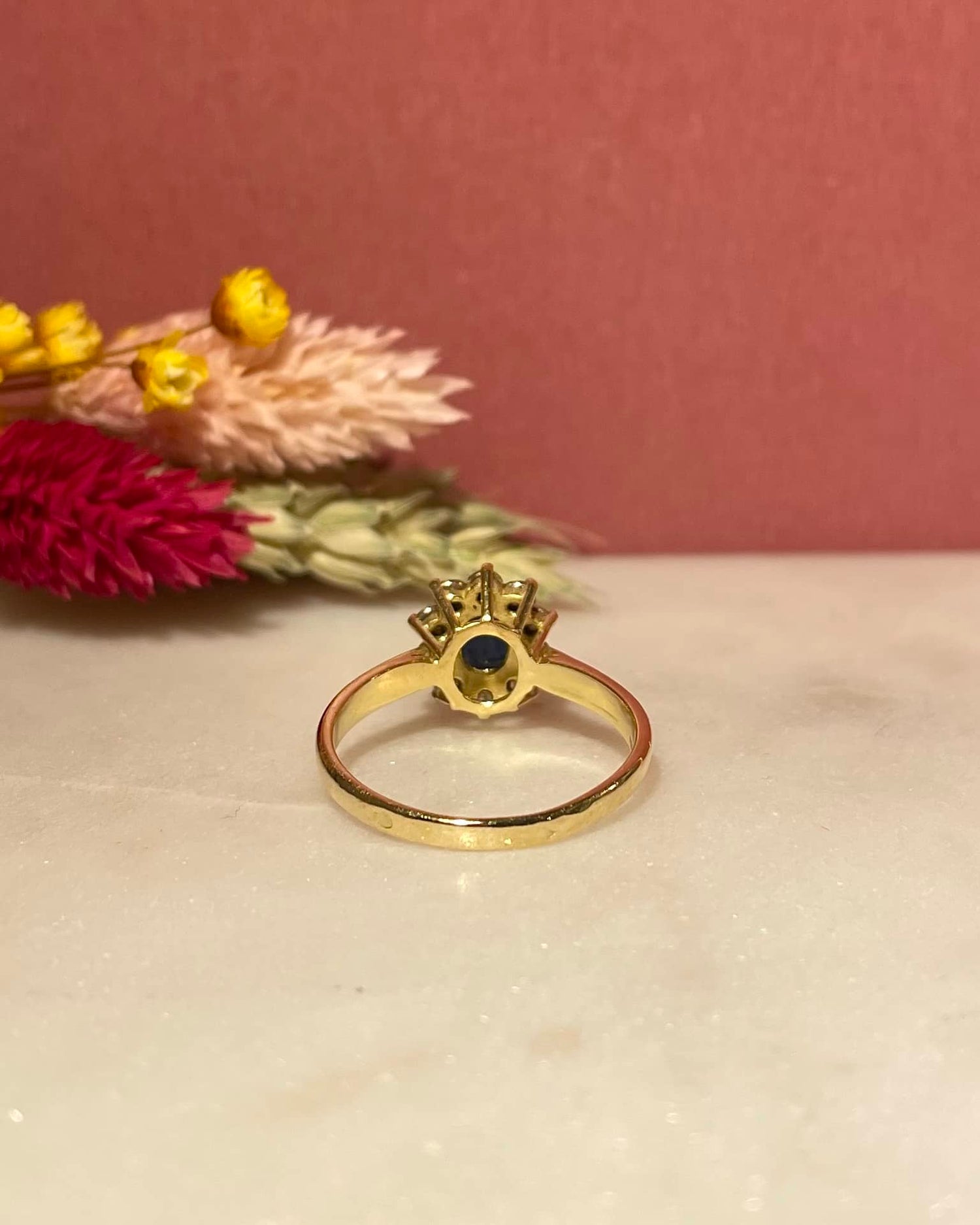 Bague Marguerite Saphir 0.83 Carat &amp; Diamants &quot;Angélina&quot;