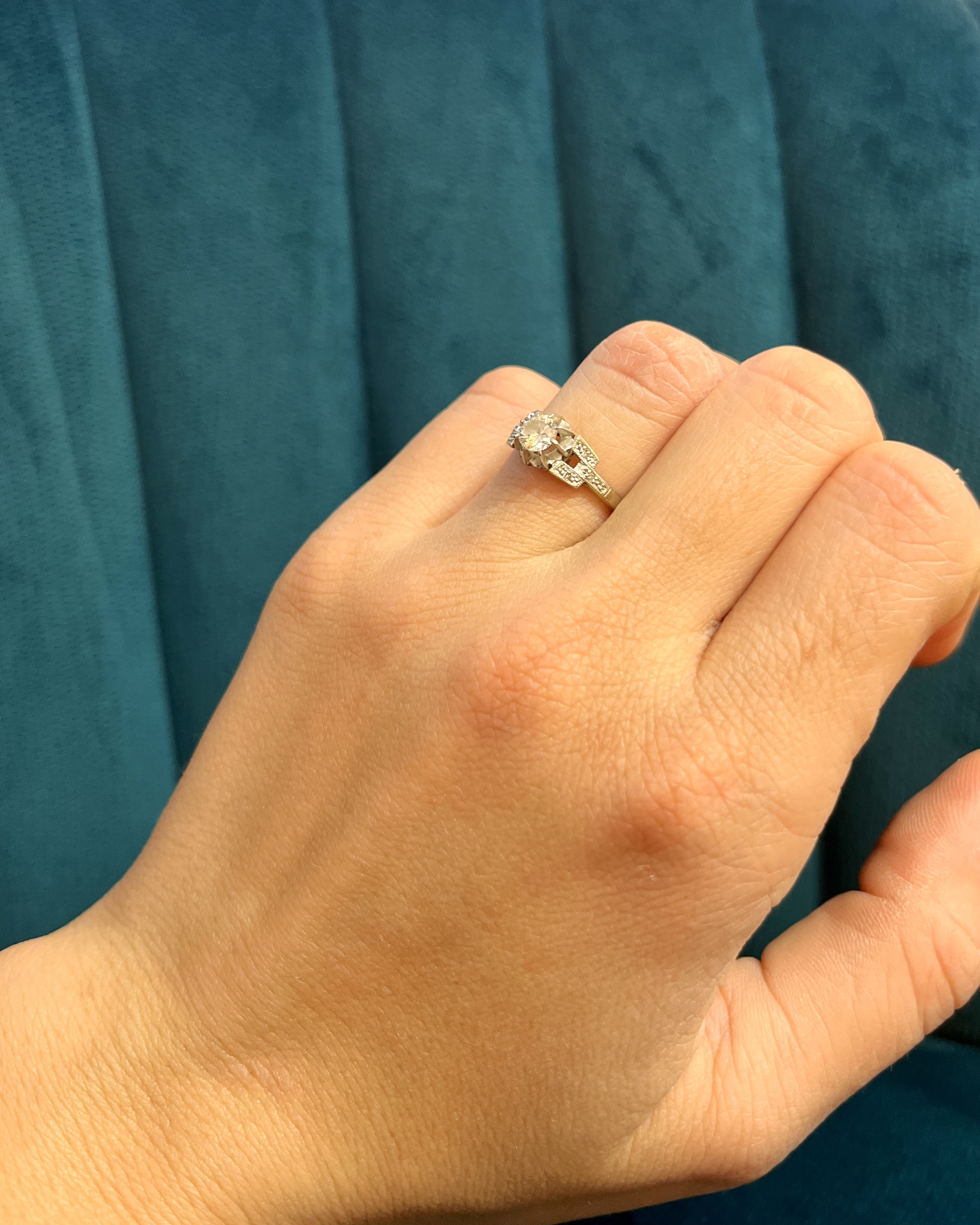Anillo Art Déco de diamantes "Ellie" de 0,40 quilates