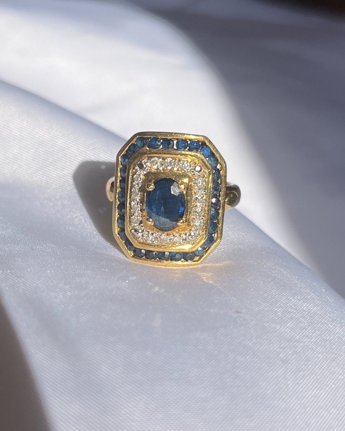 Bague style Art-Déco Saphirs et Diamants &quot;Uma&quot;