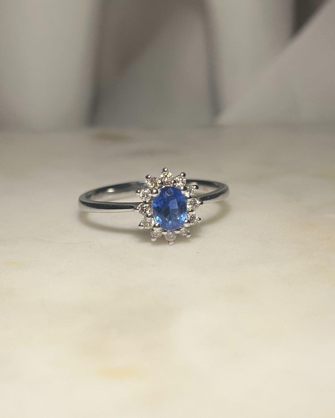 Marguerite saphir &amp; diamants &quot;Tania&quot;