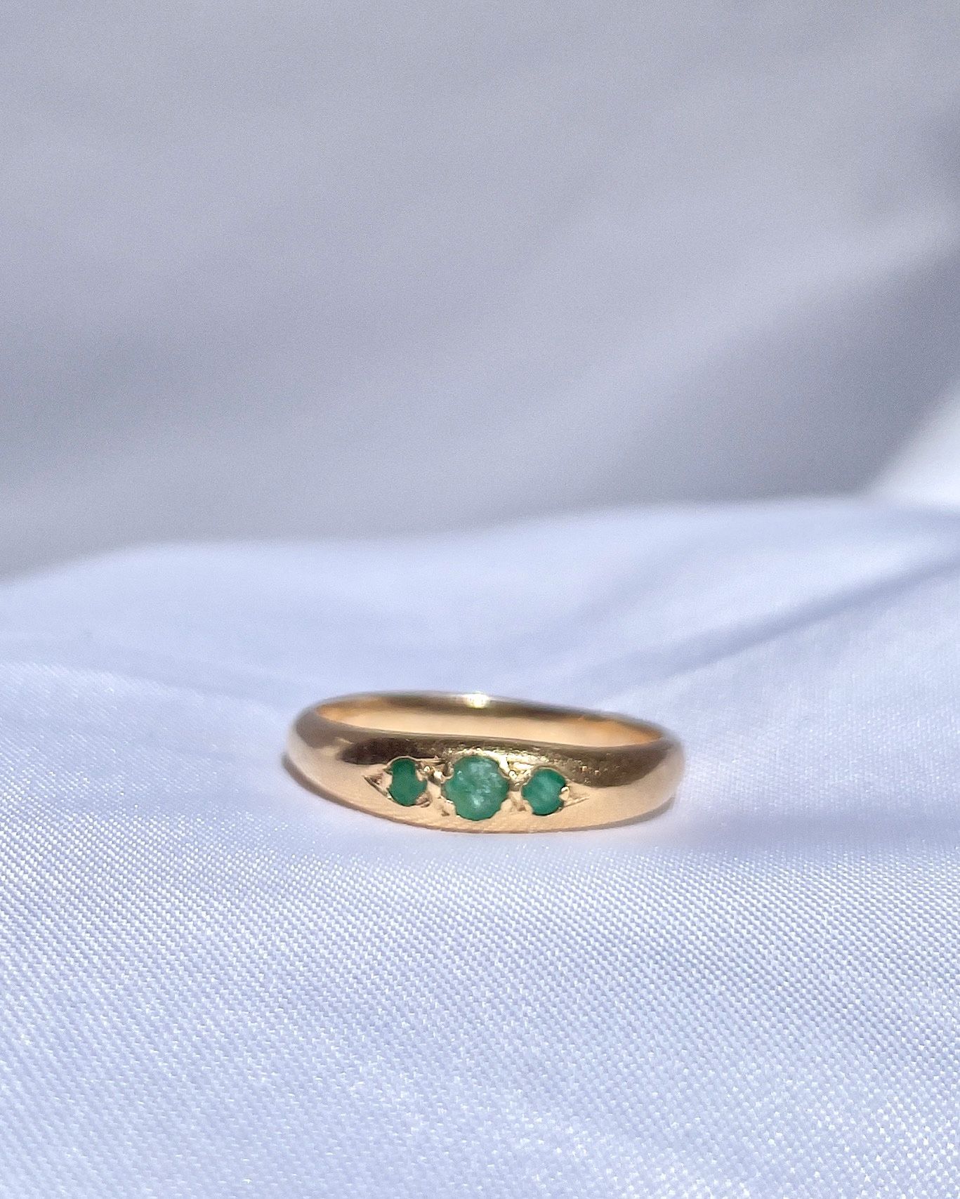 Anillo brazalete Trilogía Esmeralda "Abril"