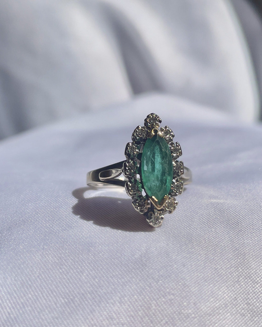 Bague marquise émeraude &amp; diamants &quot;Vicky&quot;