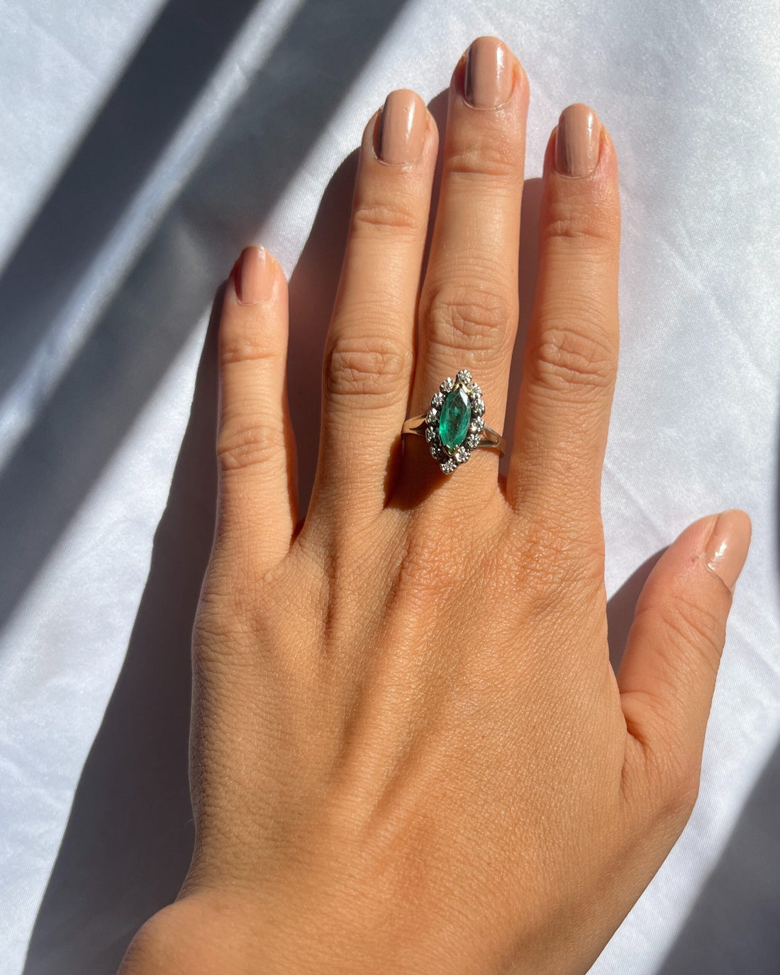 Bague marquise émeraude &amp; diamants &quot;Vicky&quot;