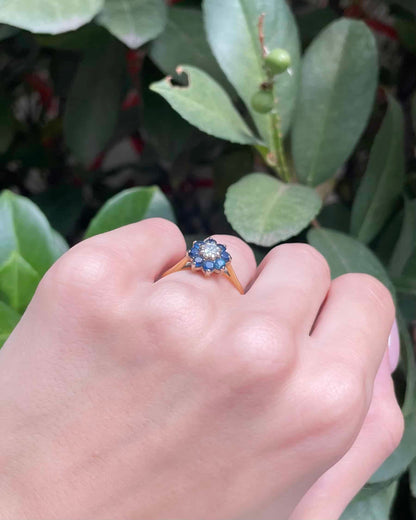 Bague Marguerite Saphirs &amp; Diamant 0.30 carat &quot;Jade &quot;
