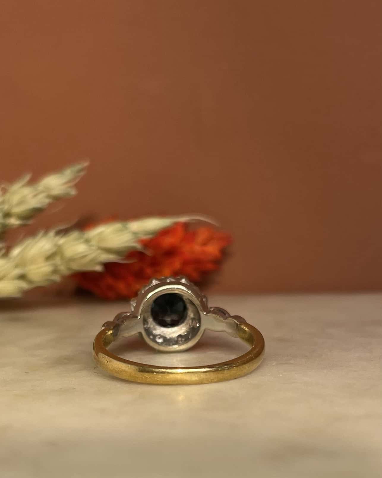 Bague Marguerite Saphir 1.05 carat &amp; Diamants &quot;Ilaria&quot;
