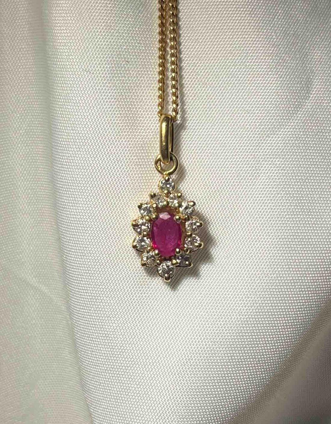 Pendentif Marguerite Rubis &amp; diamants &quot;Sixtine&quot;