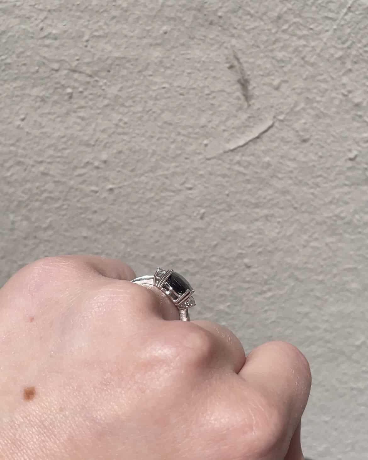 Anillo trilogía "Eva" de zafiro y diamantes de 3 quilates