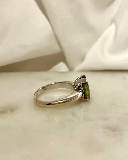 Bague Solitaire Saphir Vert 5.65 carats &quot;Rirae&quot;