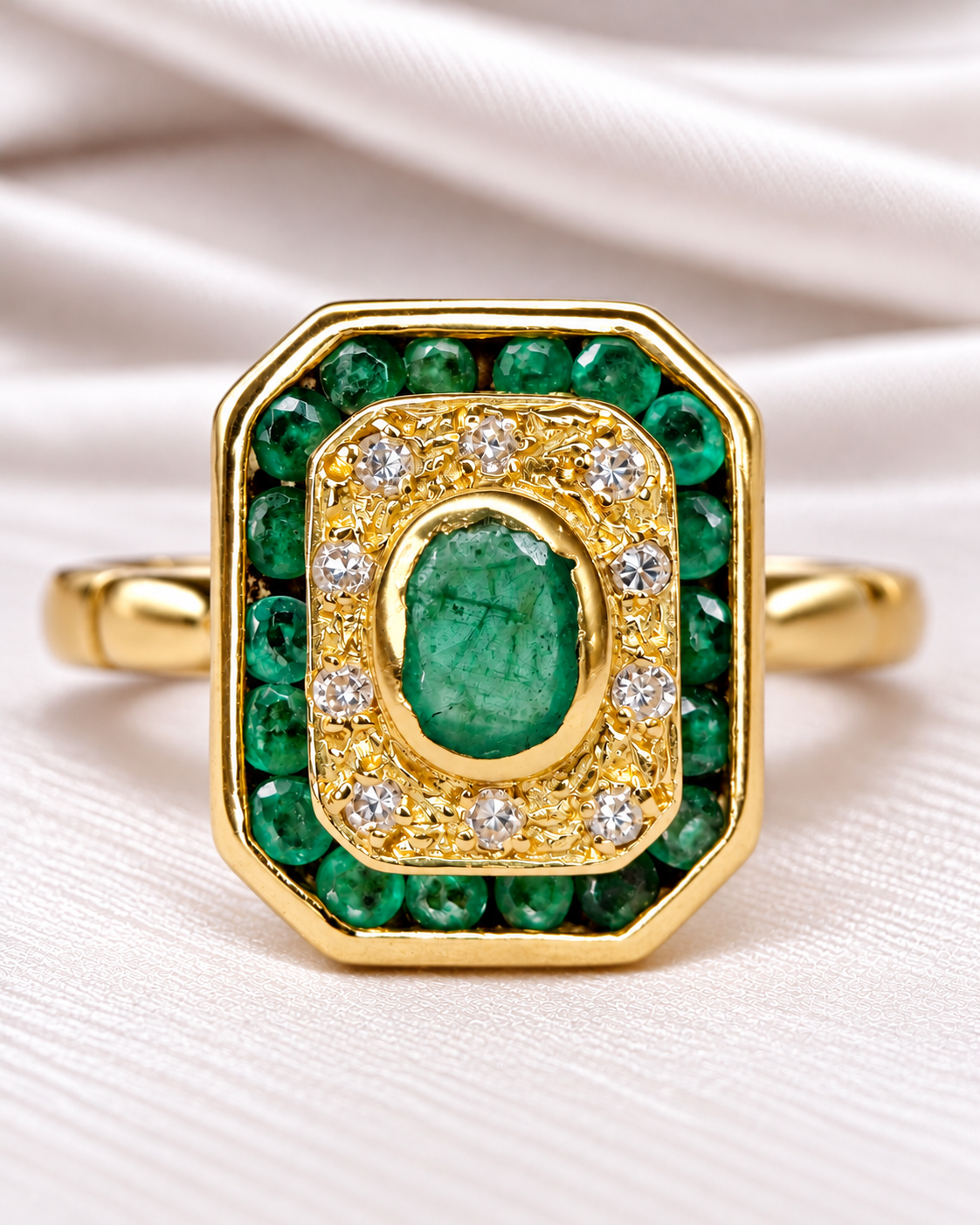 Anillo estilo art déco con esmeraldas de 0.51 quilates y diamantes, 4.89g "Estelle"