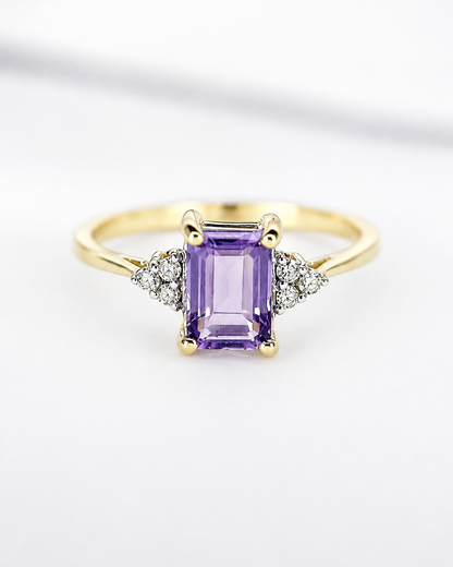Anillo trilogía de amatista de 0.90 quilates y diamantes «Tristane»