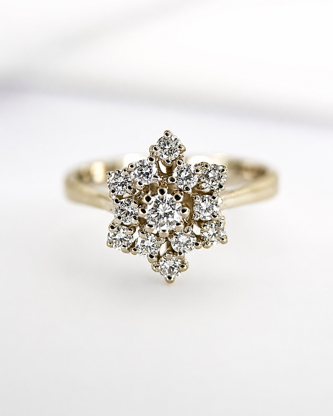 “Valérie” 0.46-carat Diamond Daisy Ring, 4.15 g