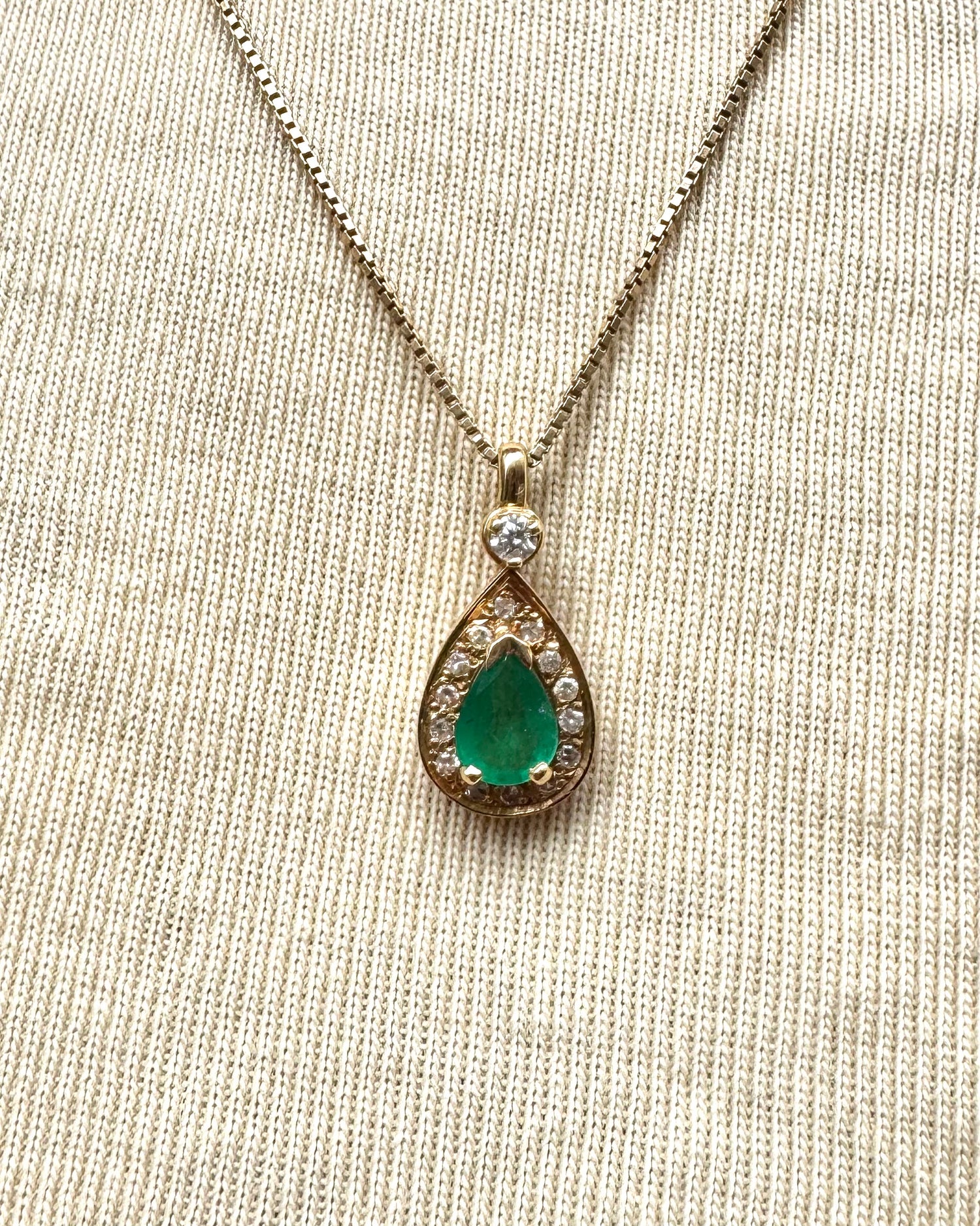 Pendentif Émeraude 0.71 carat &amp; Diamants "Carolina"
