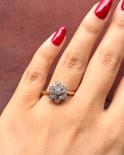“Valérie” 0.46-carat Diamond Daisy Ring, 4.15 g