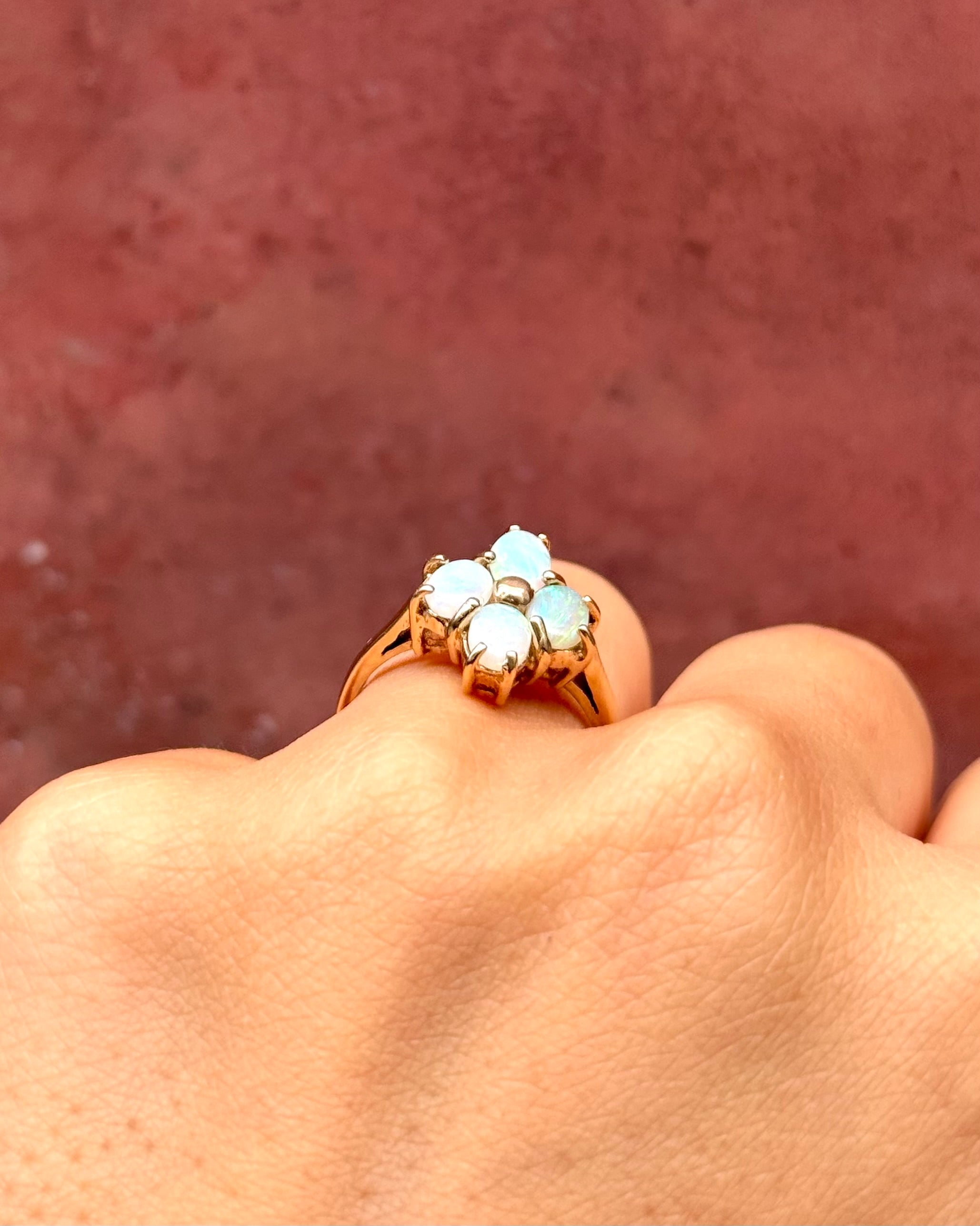 Bague Losange Opales Cabochon 1.08 carat "Amanda"