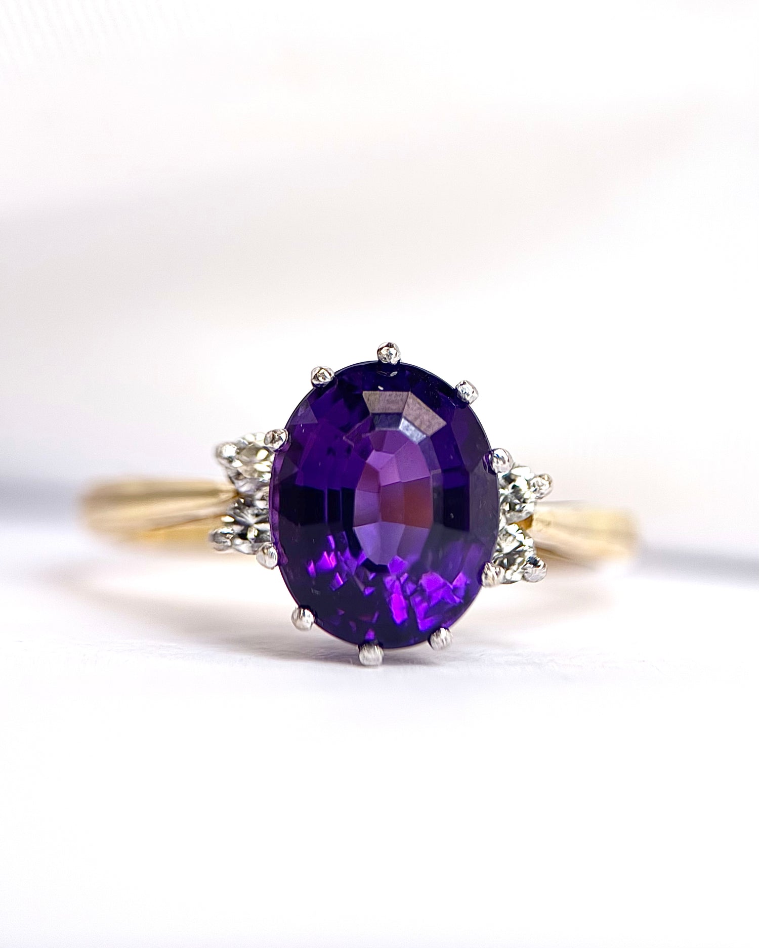 Amethyst Trilogy Ring 2.95 carats, Diamonds &amp; Gold 4.46 g “Anaïze”