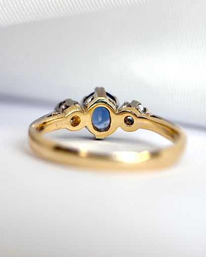 Anillo trilogía de zafiro de 0,55 quilates y diamantes «Surya»