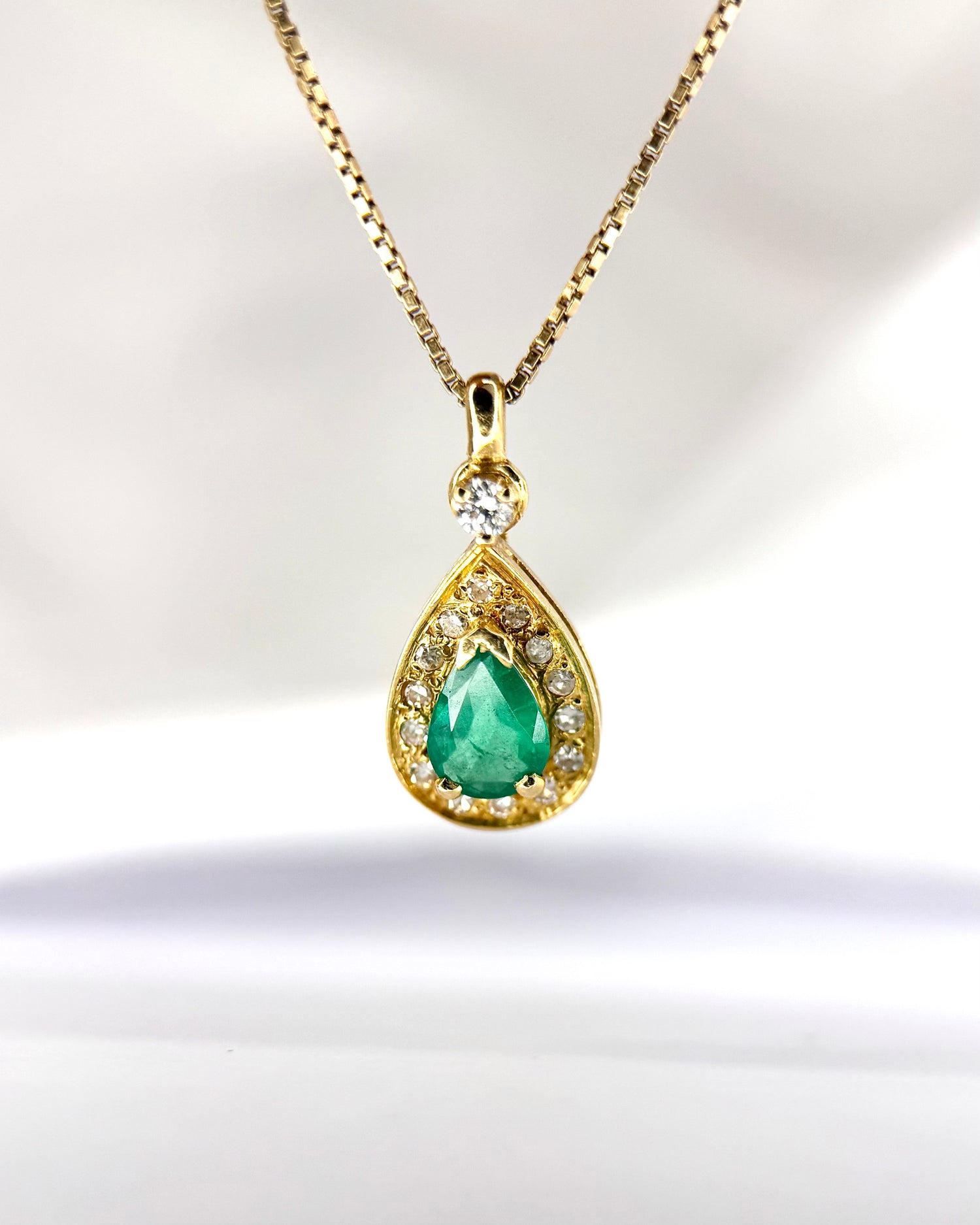 Pendentif Émeraude 0.71 carat &amp; Diamants "Carolina"