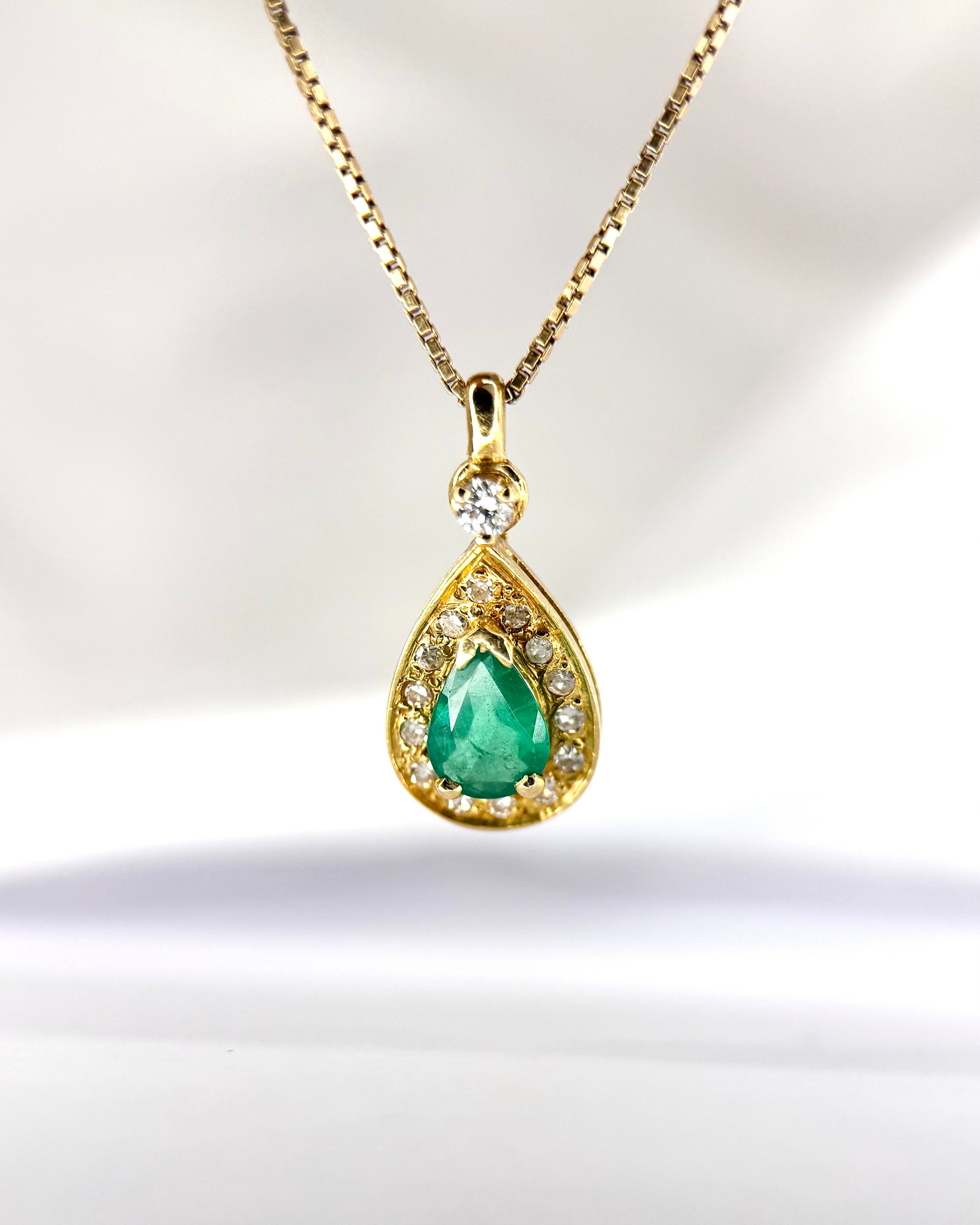 Pendentif Émeraude 0.71 carat &amp; Diamants "Carolina"
