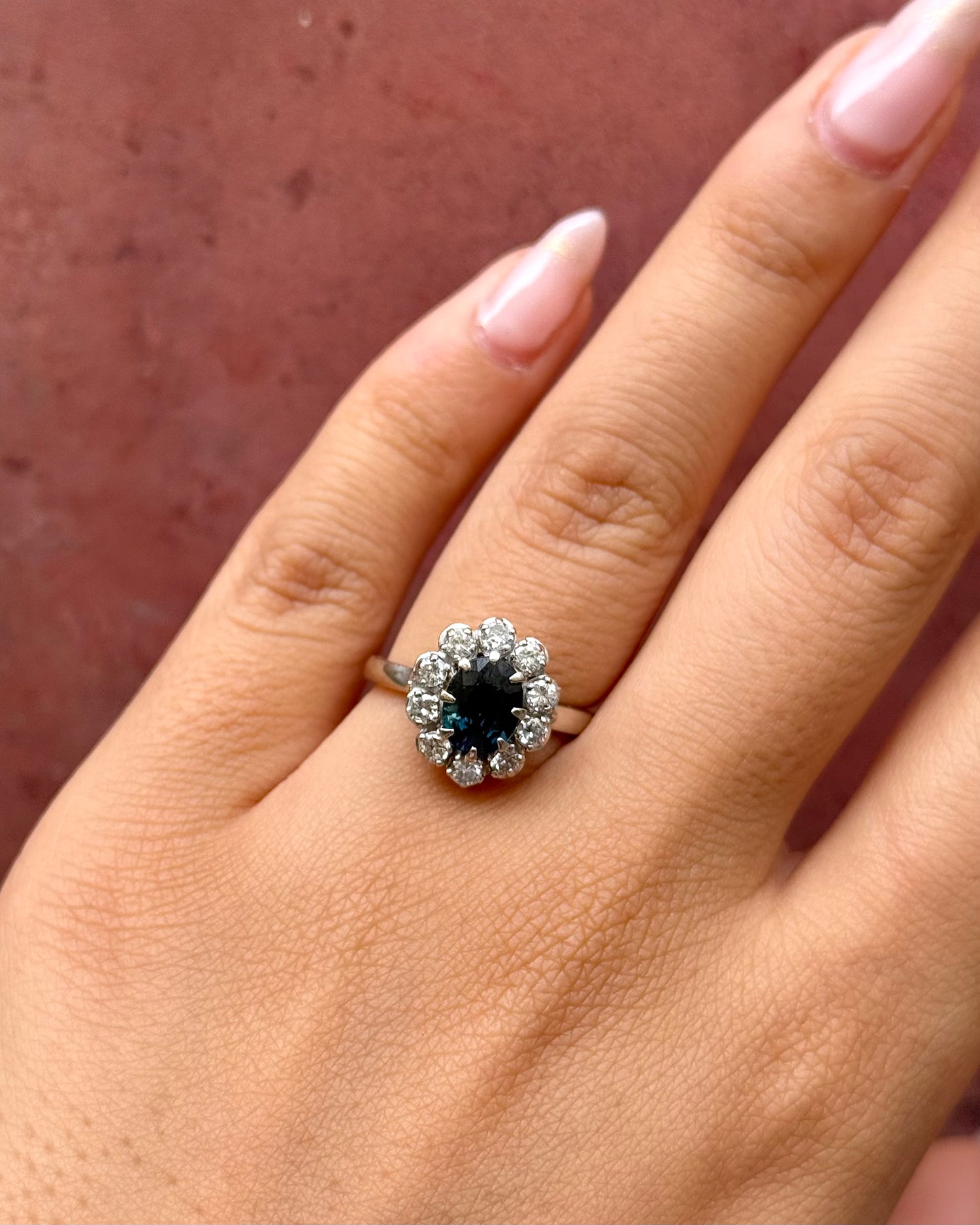Anillo Margarita de zafiro de 1.30 quilates y diamantes de 0.60 quilates «Christelle»