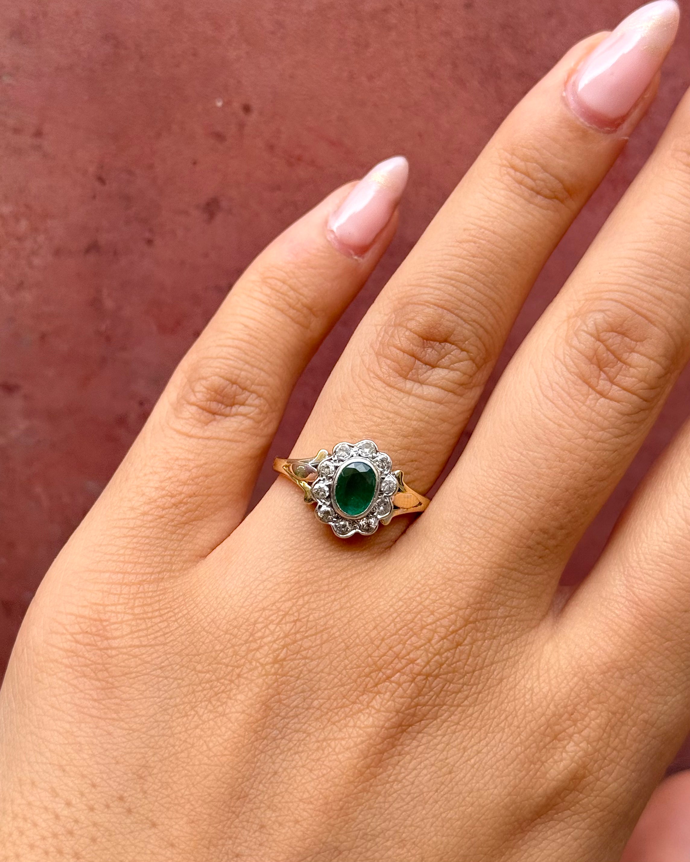 Anillo Marguerite de esmeralda de 0.45 quilates y diamantes de 0.40 quilates «Emmeline»