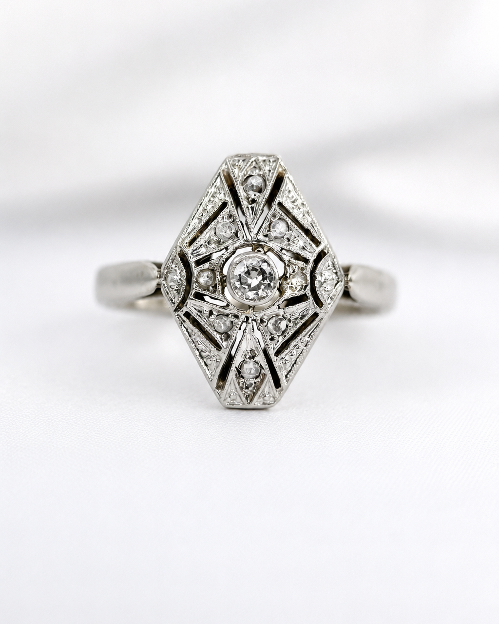 Anillo Art Déco de diamantes «Serena»