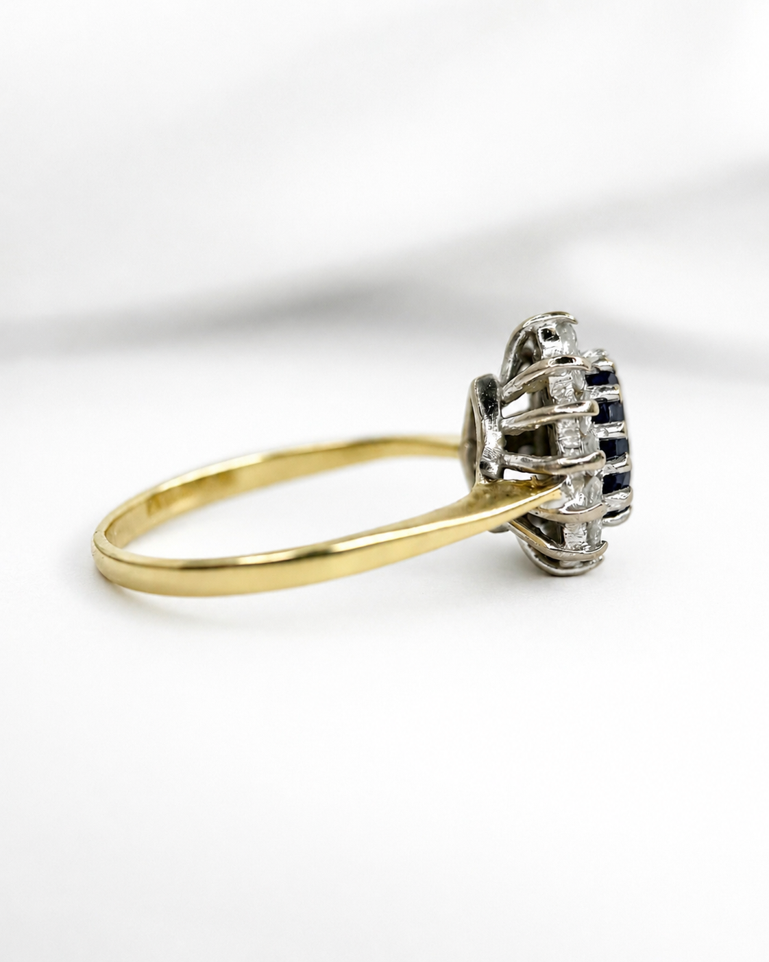 Bague Marguerite Saphir 0.98 carat &amp; Diamants 0.26 carat "Lou"