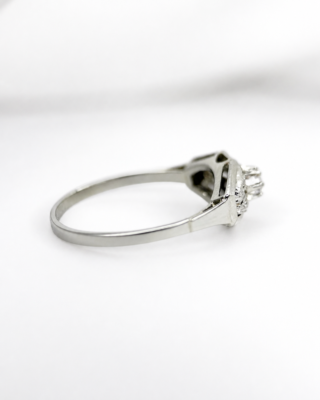 Anillo art déco de diamantes «Lédio»