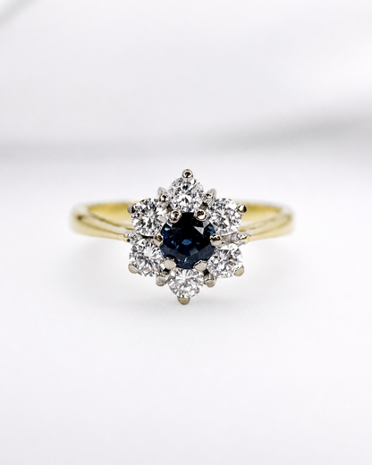 “Céleste” 0.47-carat Sapphire &amp; 0.41-carat Diamond Daisy Ring
