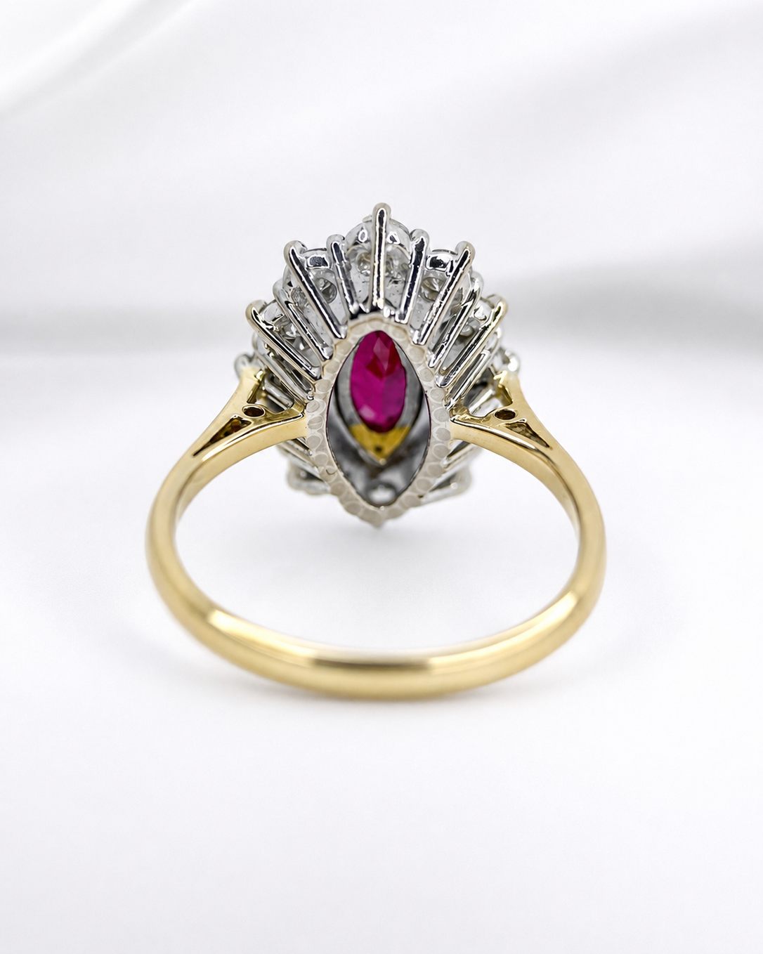 Bague Marguerite Marquise Rubis 1.17 carat &amp; Diamants 0.60 carat 4.98g "Stephanie"