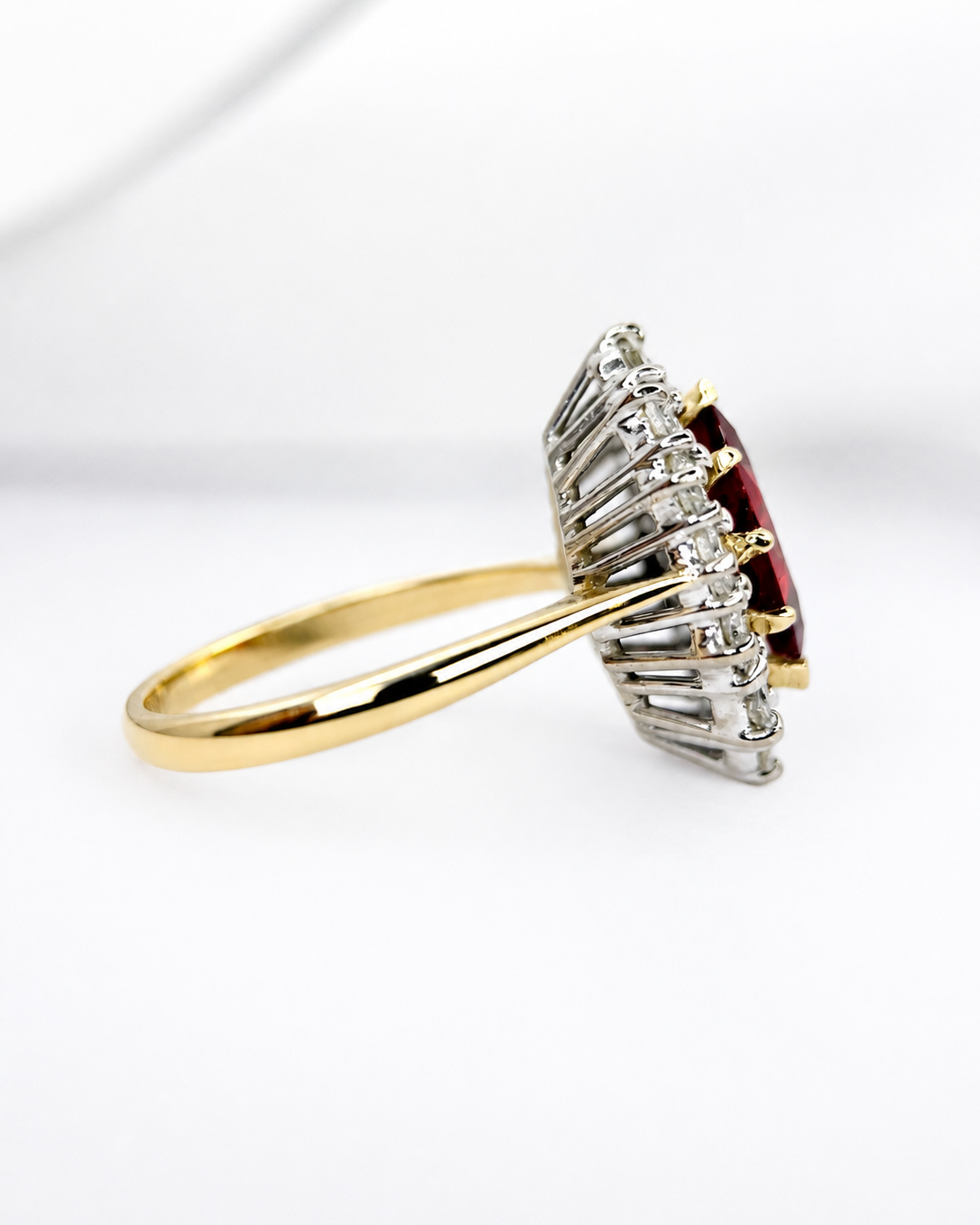 Bague Marguerite Marquise Rubis 1.17 carat &amp; Diamants 0.60 carat 4.98g "Stephanie"