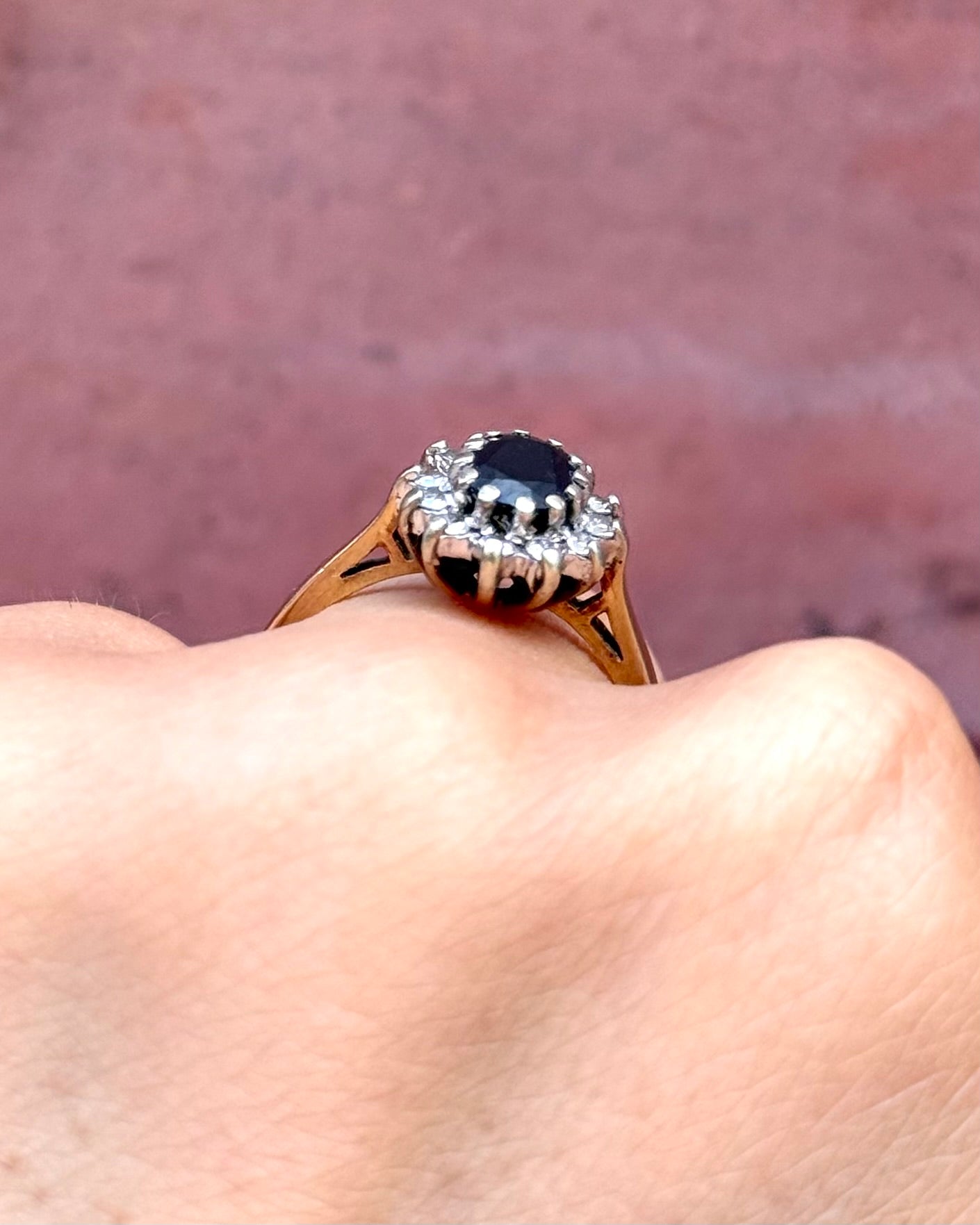 Bague Marguerite Saphir 1.10 carat &amp; Diamants 0.24 carat "Jihane"