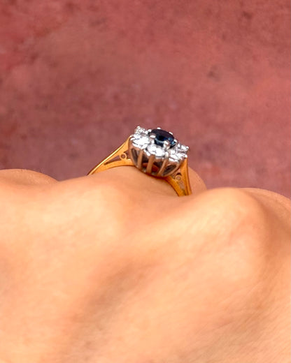 “Céleste” 0.47-carat Sapphire &amp; 0.41-carat Diamond Daisy Ring