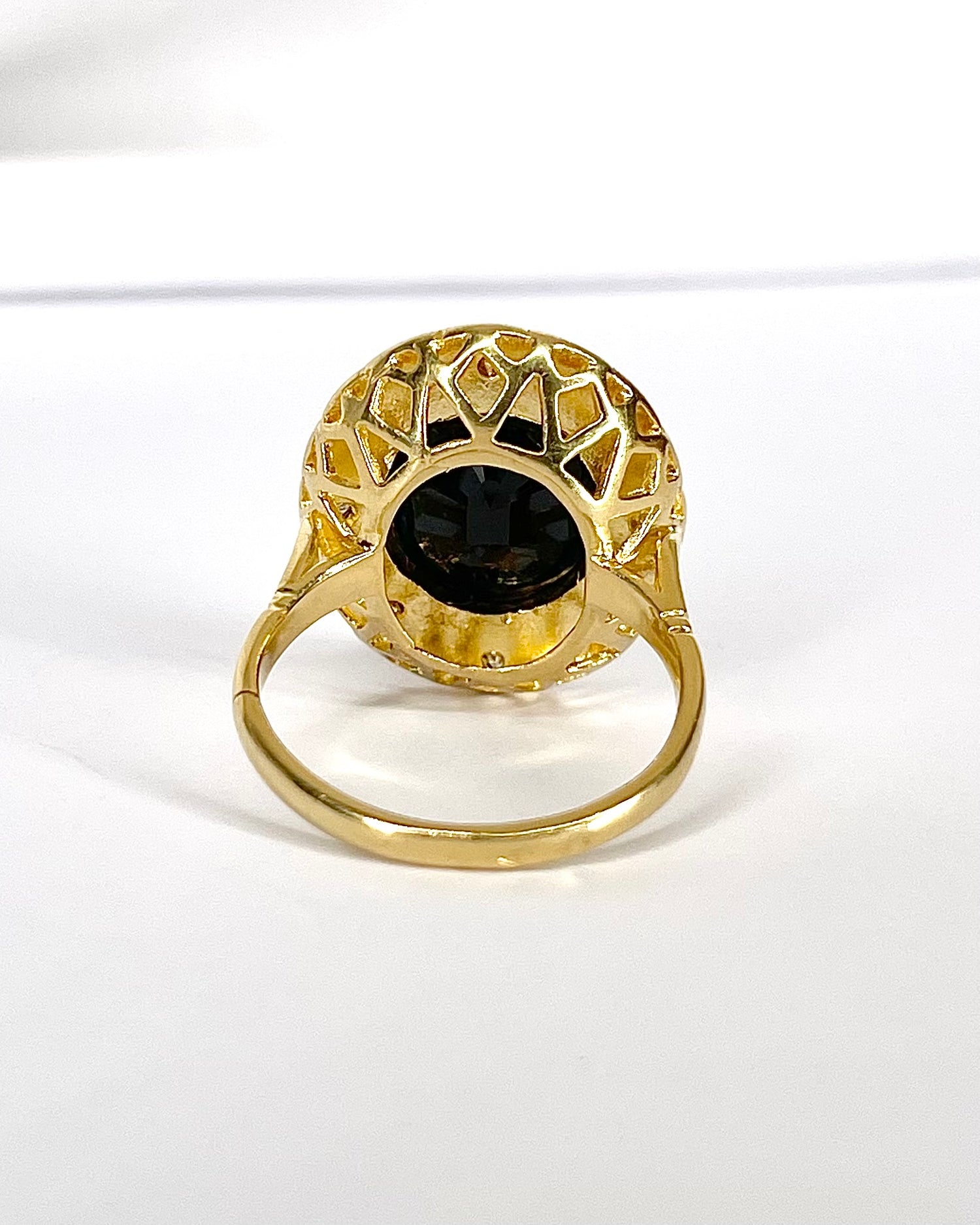 Anillo Marguerite Estilo Art Déco Zafiro 4.60 quilates, Diamantes y Oro 7.86g "Mélissa"